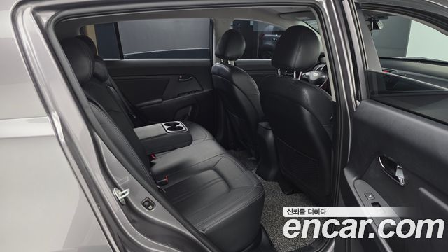 Kia Sportage 2011 — photo 17