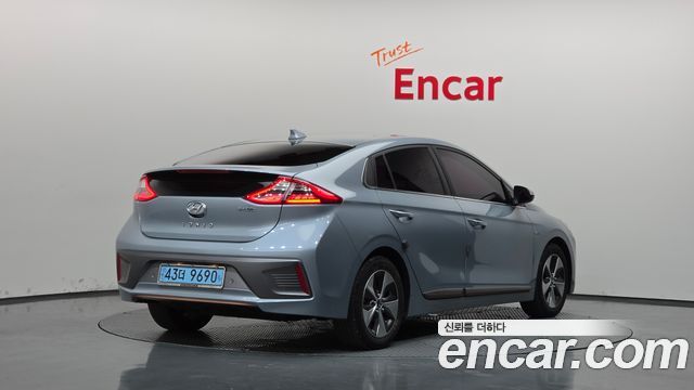 Hyundai Ioniq 2018 — photo 2