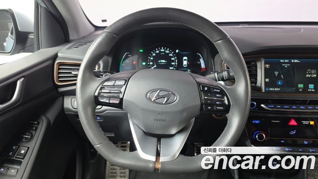Hyundai Ioniq 2018 — photo 19