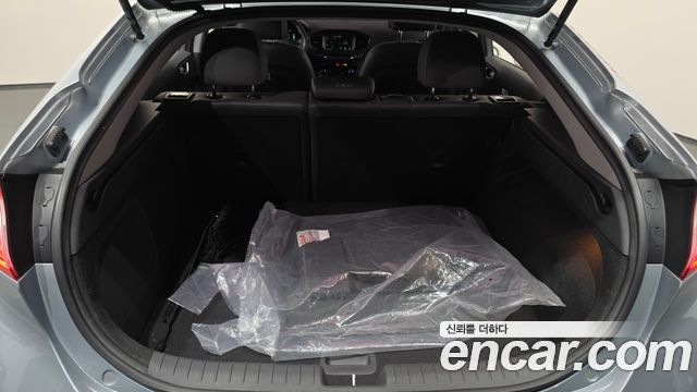 Hyundai Ioniq 2018 — photo 24