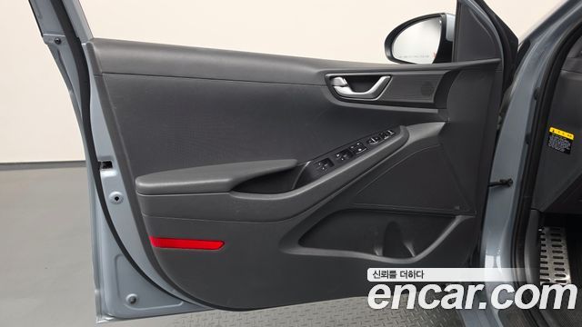 Hyundai Ioniq 2018 — photo 14