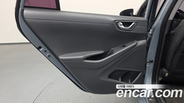 Hyundai Ioniq 2018 — photo 15