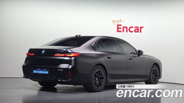 BMW i7 2024 — photo 2
