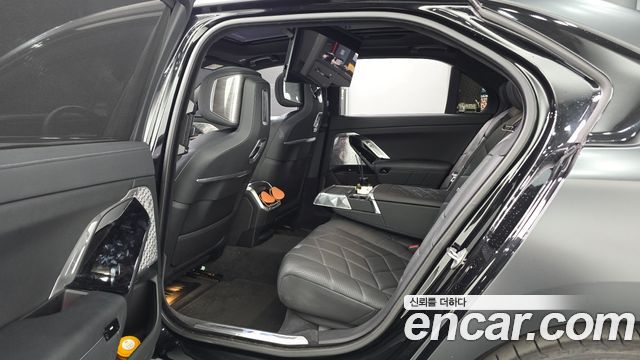 BMW i7 2024 — photo 11