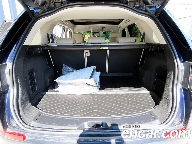 Land Rover Discovery Sport 2021 — photo 17