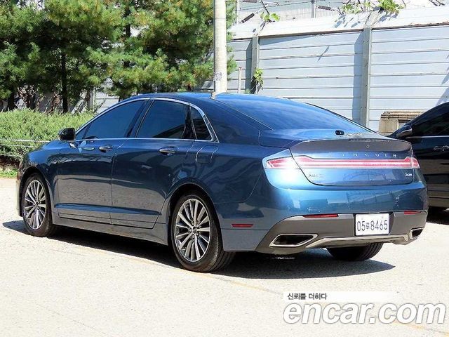 Lincoln MKZ 2018 — photo 3
