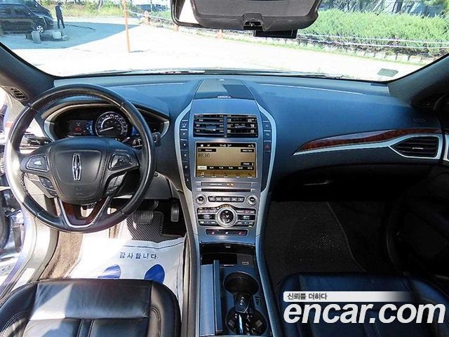 Lincoln MKZ 2018 — photo 7