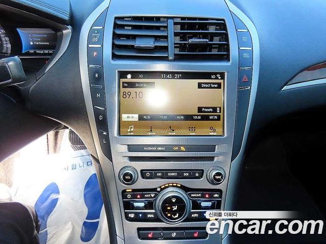 Lincoln MKZ 2018 — photo 13