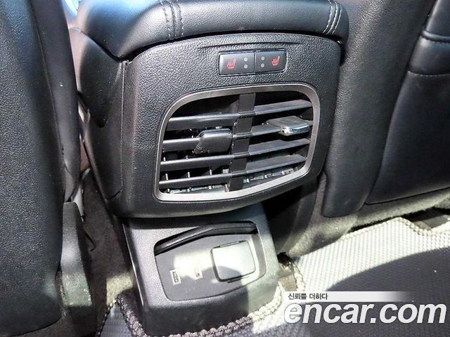 Lincoln MKZ 2018 — photo 17