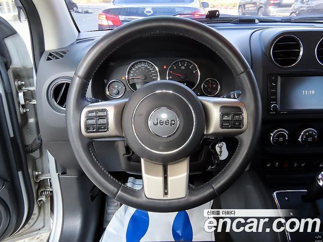 Jeep Compass 2013 — photo 8
