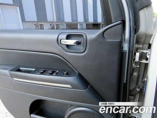 Jeep Compass 2013 — photo 11