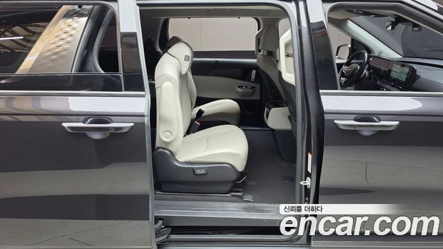 Kia Canival 2022 — photo 17