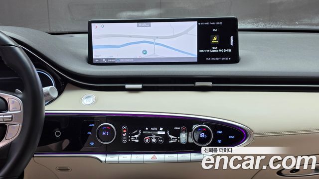 Genesis GV70 2023 — photo 21