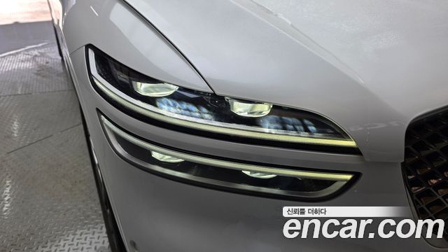 Genesis GV70 2023 — photo 8