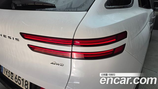 Genesis GV70 2023 — photo 9