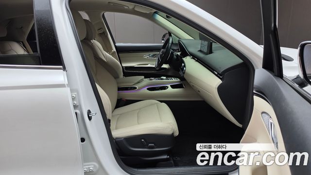 Genesis GV70 2023 — photo 16