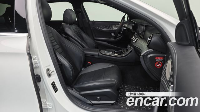 Mercedes-Benz E-Class 2021 — photo 11