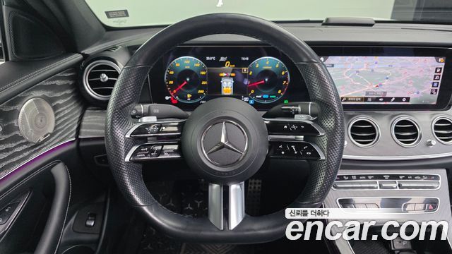 Mercedes-Benz E-Class 2021 — photo 13