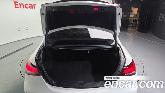 Mercedes-Benz E-Class 2021 — photo 20