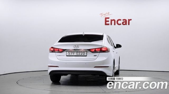 Hyundai AVANTE 2017 — photo 4