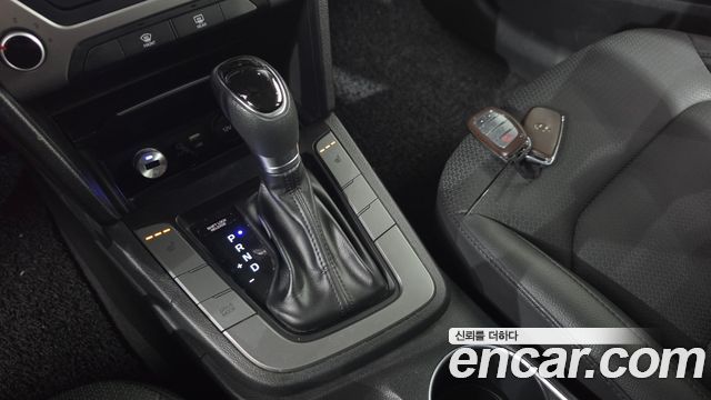 Hyundai AVANTE 2017 — photo 9
