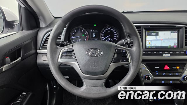 Hyundai AVANTE 2017 — photo 13