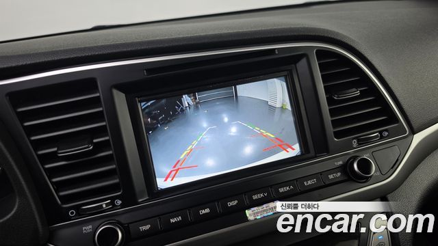 Hyundai AVANTE 2017 — photo 14