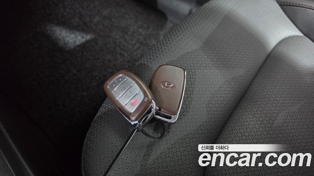 Hyundai AVANTE 2017 — photo 15