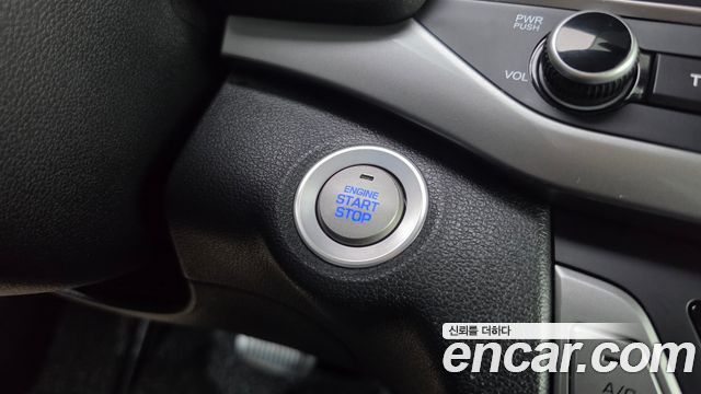 Hyundai AVANTE 2017 — photo 18