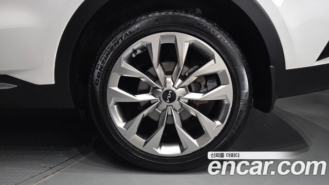 Kia Sorento 2023 — photo 7