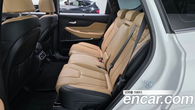 Hyundai Santafe 2023 — photo 17