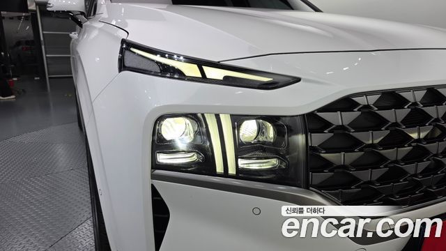 Hyundai Santafe 2023 — photo 8