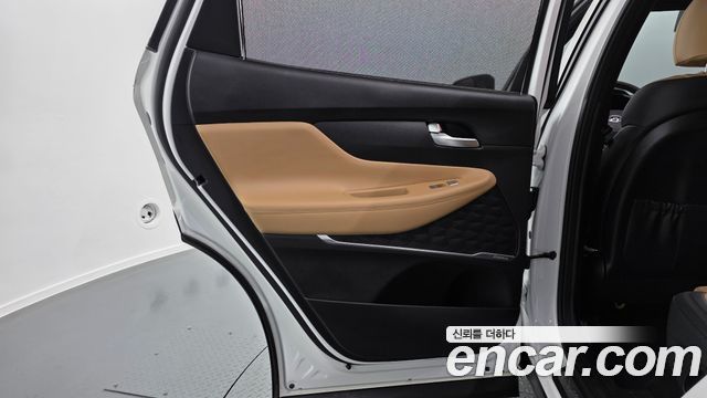Hyundai Santafe 2023 — photo 15
