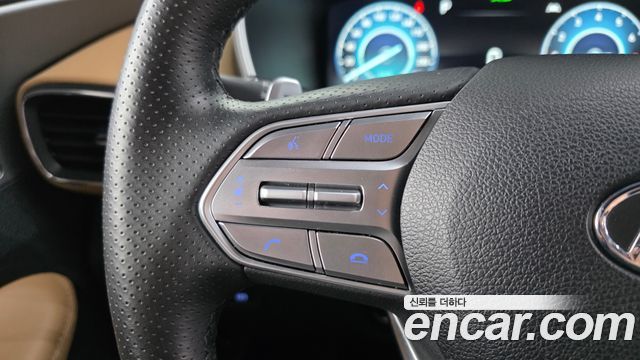 Hyundai Santafe 2023 — photo 29