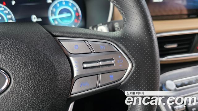 Hyundai Santafe 2023 — photo 30