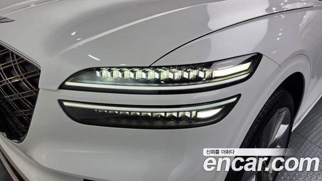 Genesis GV70 2025 — photo 8