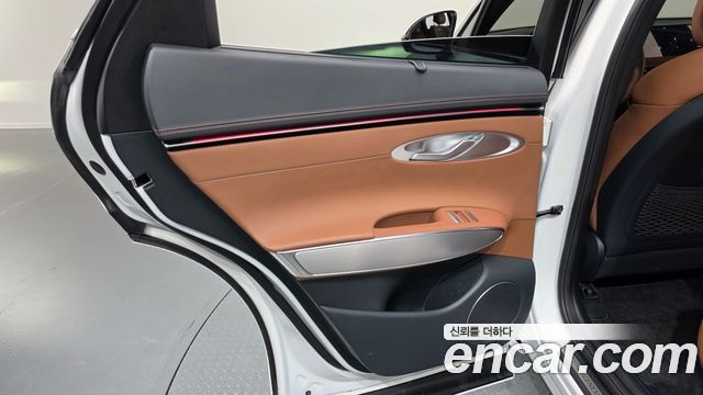 Genesis GV70 2025 — photo 15