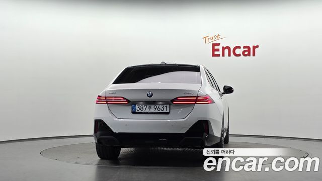 BMW 5-Series 2026 — photo 4