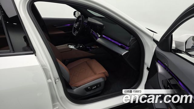 BMW 5-Series 2026 — photo 17