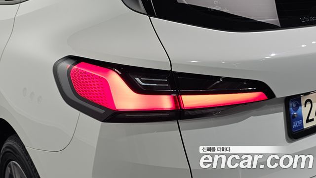 BMW 2-Series 2024 — photo 9