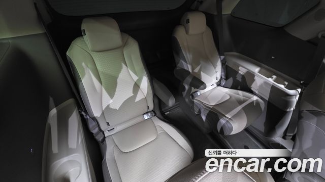 Kia Canival 2023 — photo 19