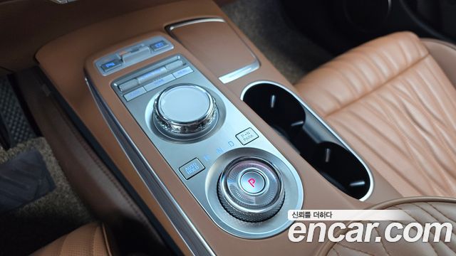 Genesis GV70 2022 — photo 12