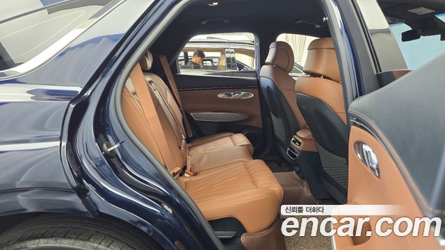 Genesis GV70 2022 — photo 17