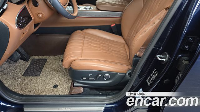 Genesis GV70 2022 — photo 24