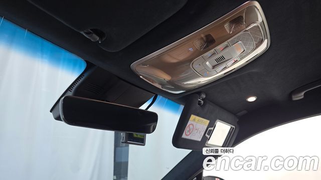 Genesis GV70 2022 — photo 25