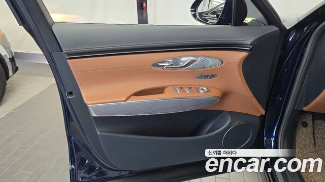 Genesis GV70 2022 — photo 14
