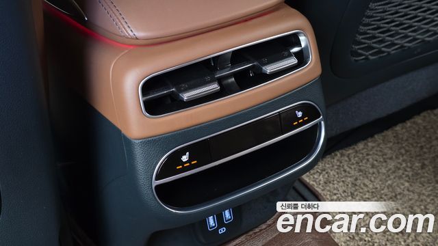 Genesis GV70 2022 — photo 31