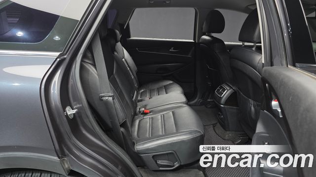 Kia Sorento 2018 — photo 12