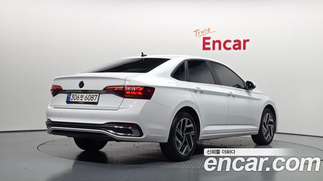 Volkswagen Jetta 2023 — photo 2