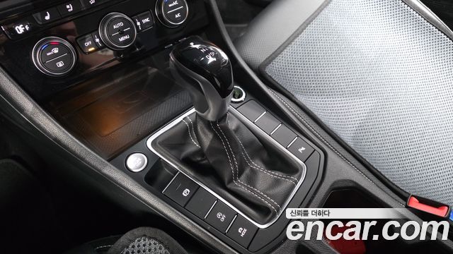 Volkswagen Jetta 2023 — photo 9